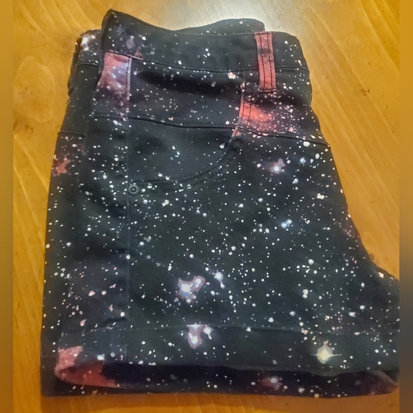 Hot Topic "Black Heart shorts, size 11 - Picture 4 of 8